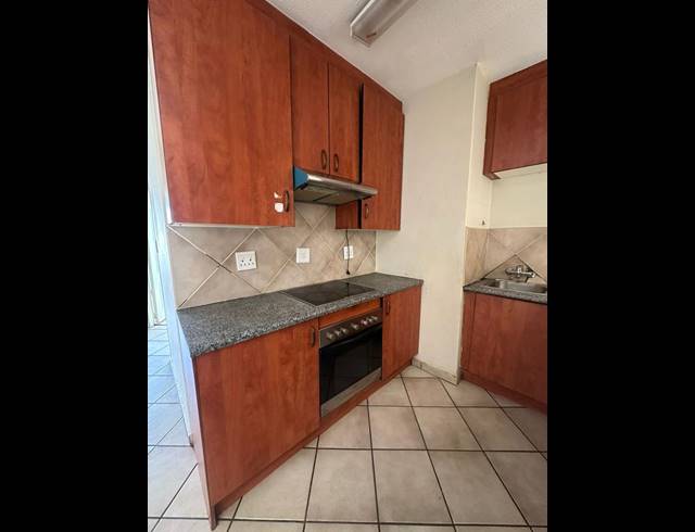 2 BEDROOM PROPERTY TO RENT IN HOME LAKE